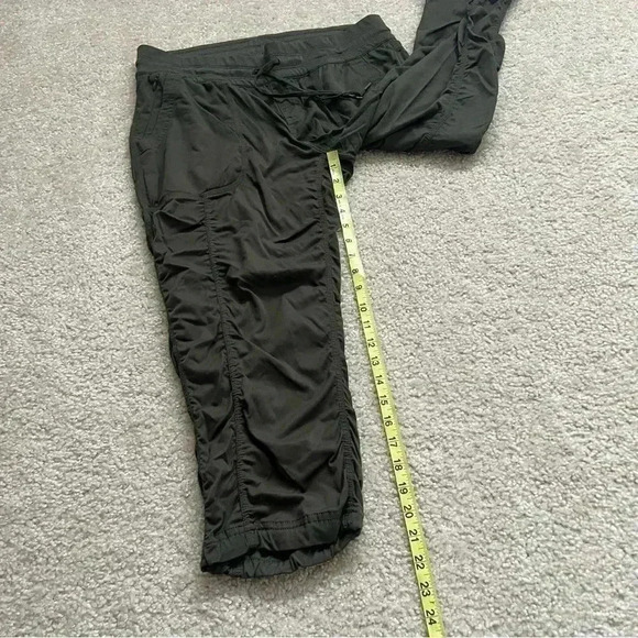 The North Face Black Capris - Picture 5 of 16